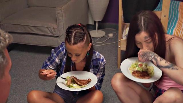 Hostel tattoo babes fucked in deepthroating 3some