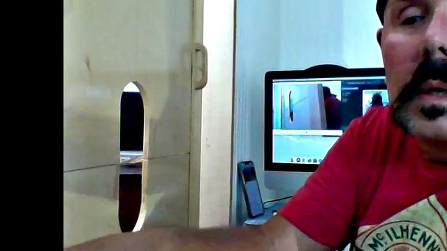 Married Guy Gets His Dick Sucked At The Gloryhole