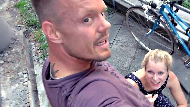 Real German amateur ballsucking in public