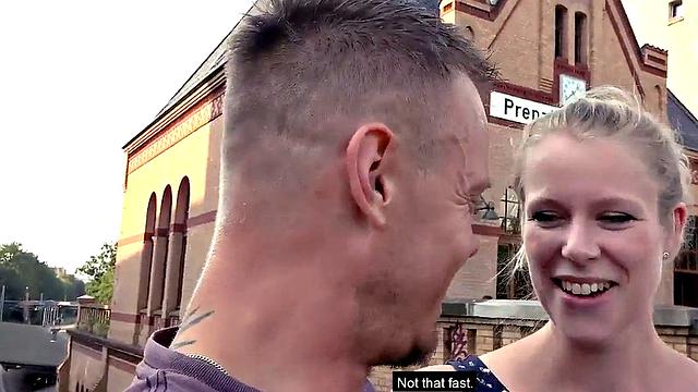 Real German amateur ballsucking in public