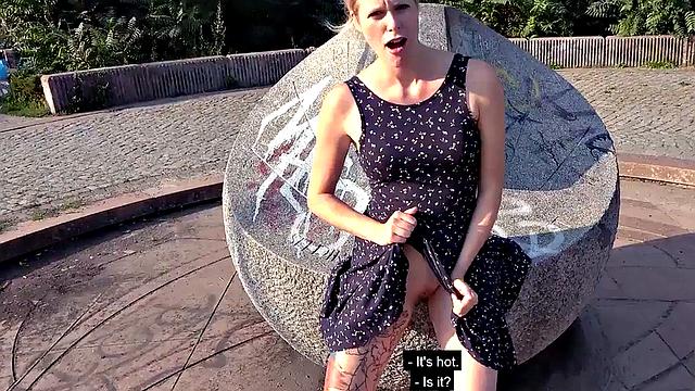 Real German amateur ballsucking in public