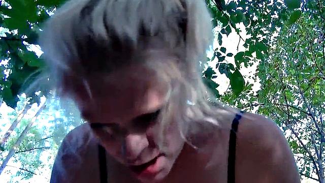 Real German amateur ballsucking in public