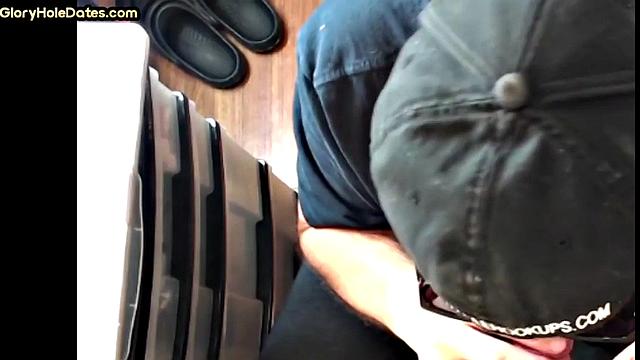 Gloryhole POV DILF sucks in closeup homemade BJ scene