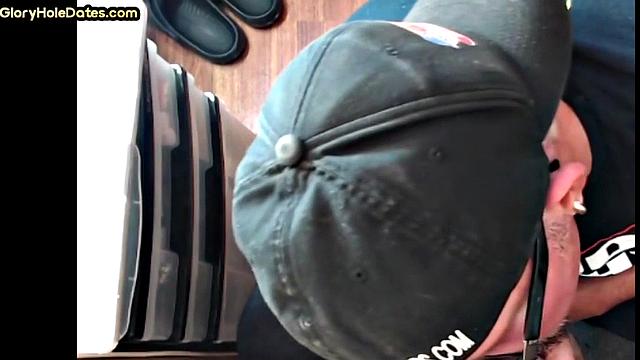 Gloryhole POV DILF sucks in closeup homemade BJ scene