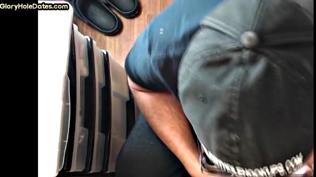 Gloryhole POV DILF sucks in closeup homemade BJ scene