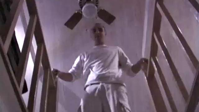 Смотри, как Брэдли и Шоу дрочат друг другу и кончают вместе в гей-сцене.