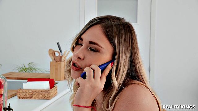 Selvaggia Begs for Anal