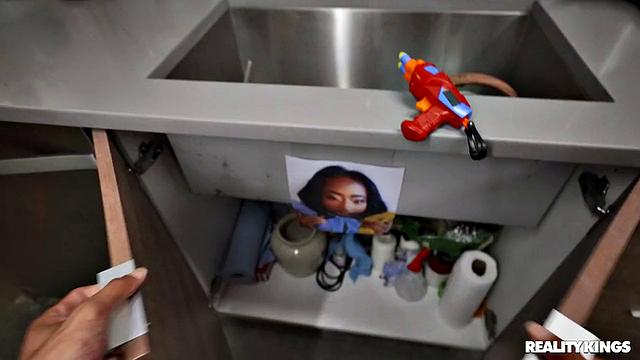 Hunting & Humping Girlfriend's Tight Pussy