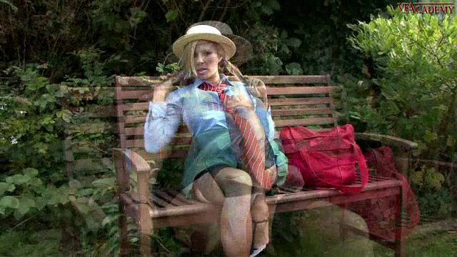 Michelle Thorne - Mustn't be for tea, but...