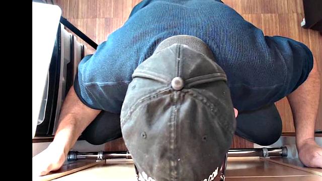 Mature DILF deepthroats gloryhole in amateur duo