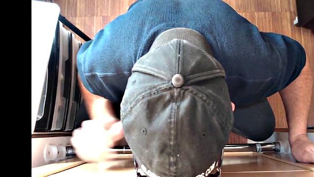 Mature DILF deepthroats gloryhole in amateur duo