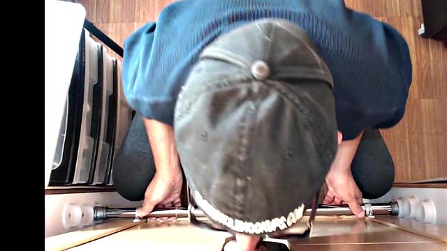 Mature DILF deepthroats gloryhole in amateur duo