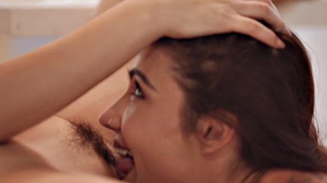 Lesbian teen babe duo enjoy facesitting and 69 pose sex