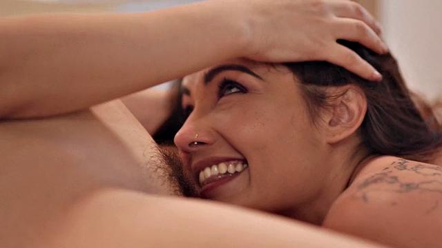 Две юные лесби устроили весёлый 69 и посидели друг у друга на лице