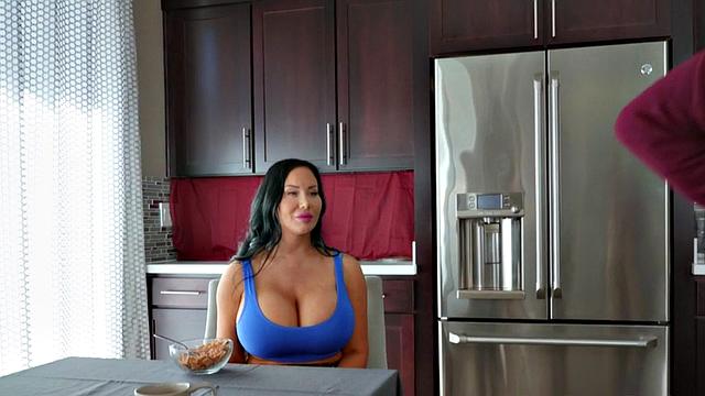 Short guy pussylicking busty MILF with huge tits after workout