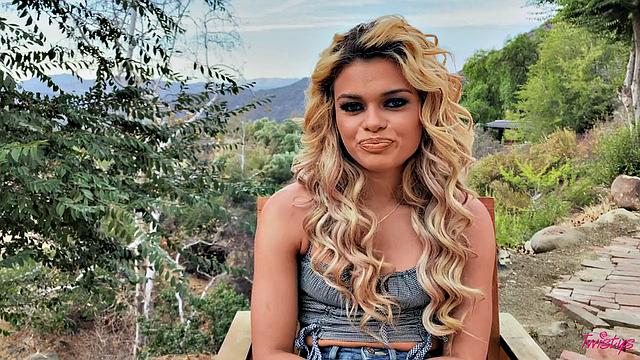 November TOTM - Queen Of The Canyon