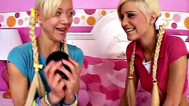 Horny blonde lesbians orgasm during oral