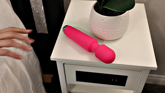 София не даёт себе пощады в постели, страсть до дрожи