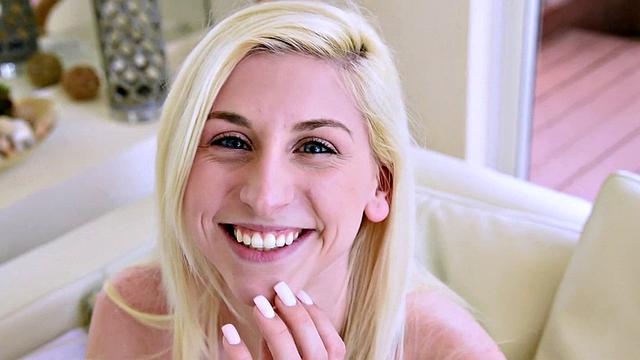 блондинка-танцовщица развлекается анальным и куннилингусом