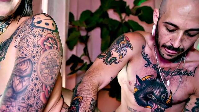 Pussyboi uses strapon to penetrate female's tight pussy