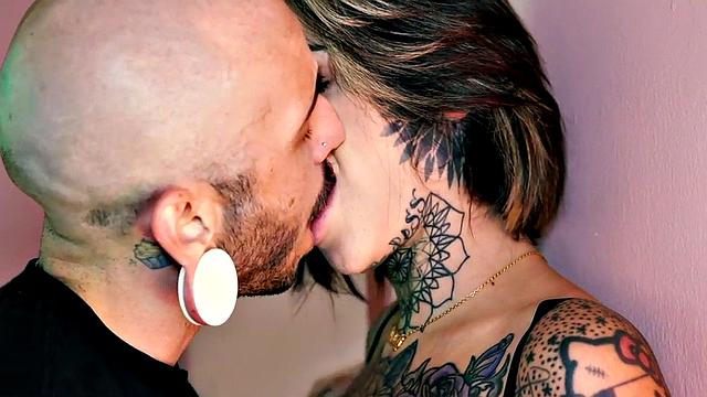 Pussyboi uses strapon to penetrate female's tight pussy