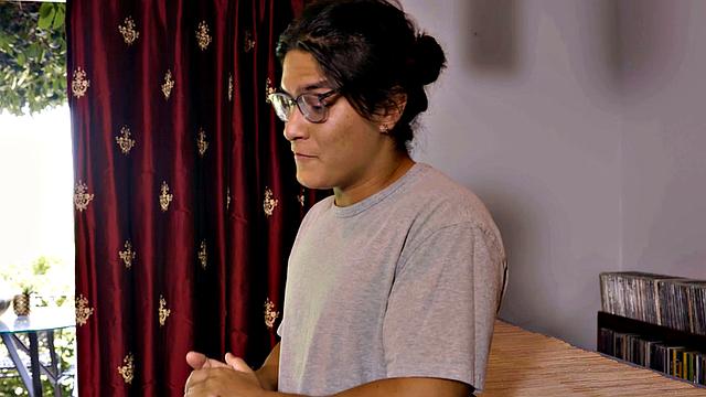 DADDY4K. Boyfriend is too busy so stepfather takes care of girlfriend