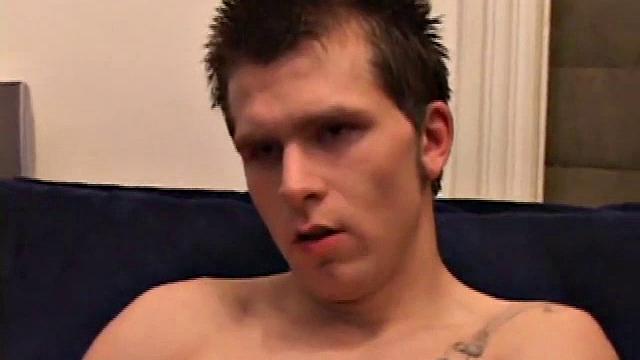 Tattooed skater strips down and sucks his own cock on camera