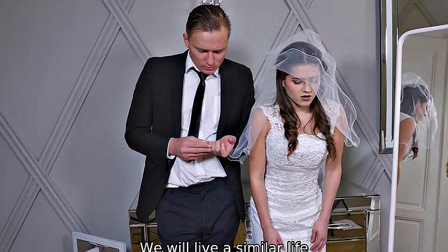 Серина Гомез жарко скачет на члене в брачную ночь