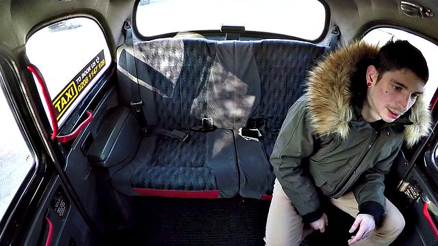 Shy cheating boyfriend fucks hottie