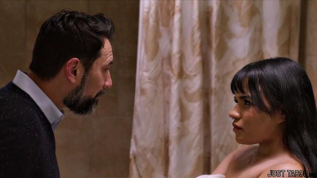 Дикая страсть к ее сочной жопе захлёстывает