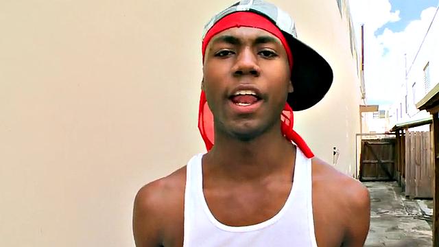 Outdoor Black thug assfucked by white top for cash