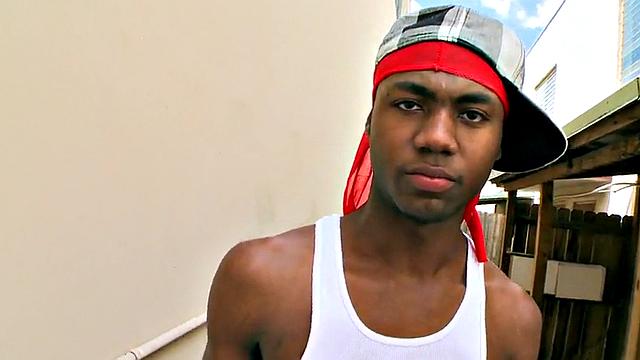 Outdoor Black thug assfucked by white top for cash