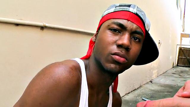 Outdoor Black thug assfucked by white top for cash