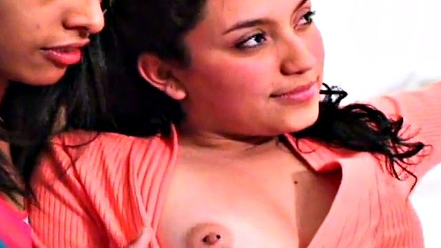 Lesbian teens masturbate together in group action