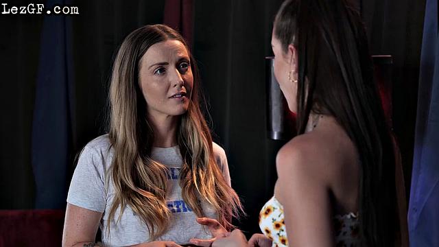 Horny lesbian pussyeaten by her GF