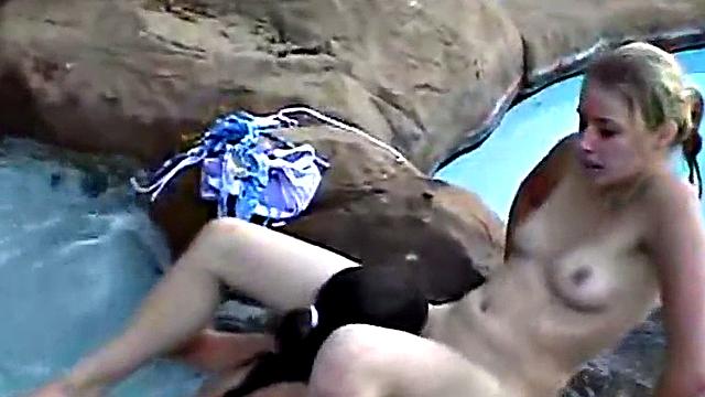 Amateur teen licking pussy