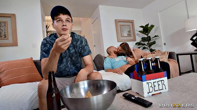 Horny GF Gets a Creampie