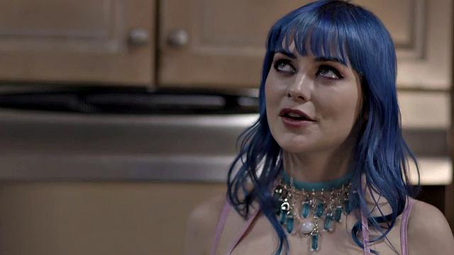 Bootylicious masked babe loves slow doggystyle sex