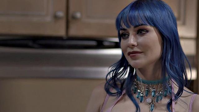 Bootylicious masked babe loves slow doggystyle sex