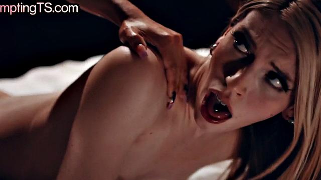 Transsexual lady enjoys anal with shelady BFF