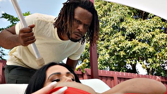 Big booty bae smashed in missionary