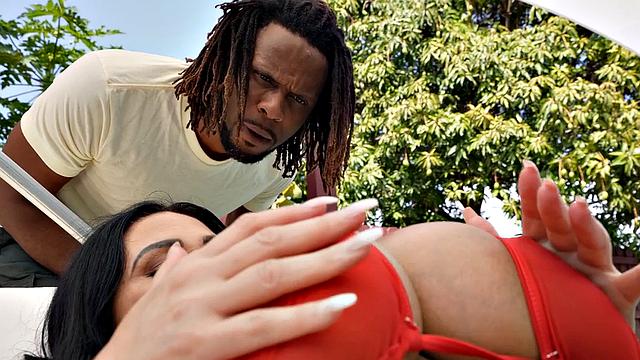 Big booty bae smashed in missionary