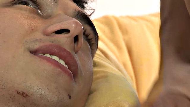 марсо забивает членом сеана прямо в парке и добивает в постели