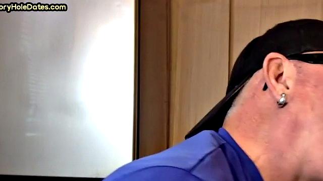 Gloryhole DILF gives homemade closeup POV BJ to his BF