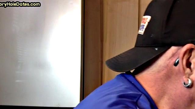 Gloryhole DILF gives homemade closeup POV BJ to his BF