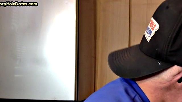 Gloryhole DILF gives homemade closeup POV BJ to his BF