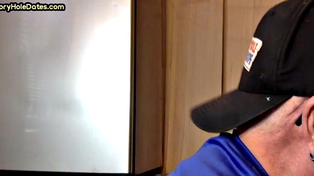 Gloryhole DILF gives homemade closeup POV BJ to his BF