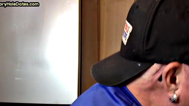 Gloryhole DILF gives homemade closeup POV BJ to his BF