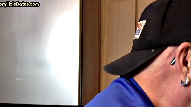 Gloryhole DILF gives homemade closeup POV BJ to his BF