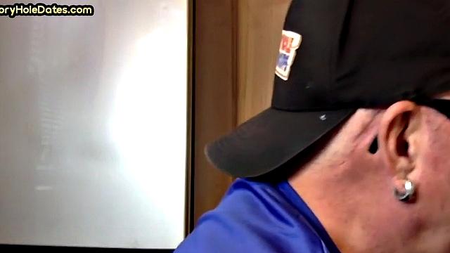 Gloryhole DILF gives homemade closeup POV BJ to his BF